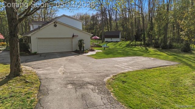 8765 Clement Road, Springfield Charter Township, MI 48346