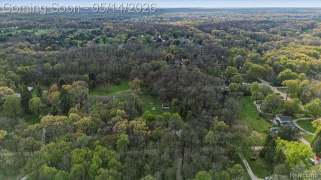 8765 Clement Road, Springfield Charter Township, MI 48346