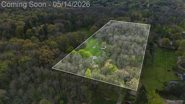 8765 Clement Road, Springfield Charter Township, MI 48346