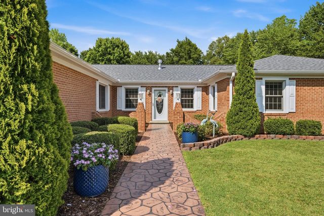 18 QUAILWOOD PKWY, La Plata, MD 20646