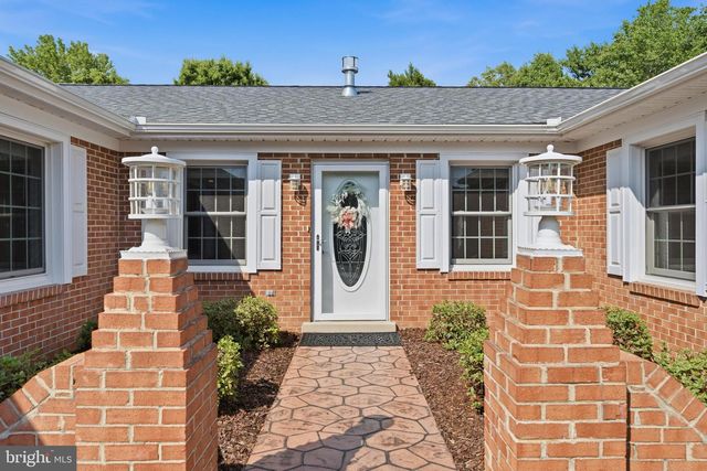 18 QUAILWOOD PKWY, La Plata, MD 20646