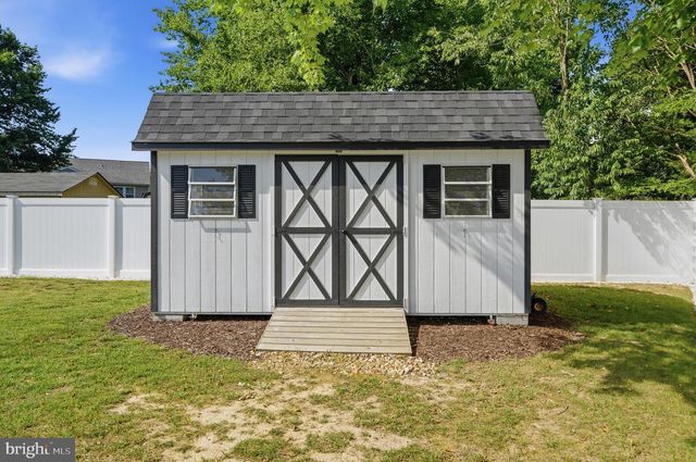 18 QUAILWOOD PKWY, La Plata, MD 20646