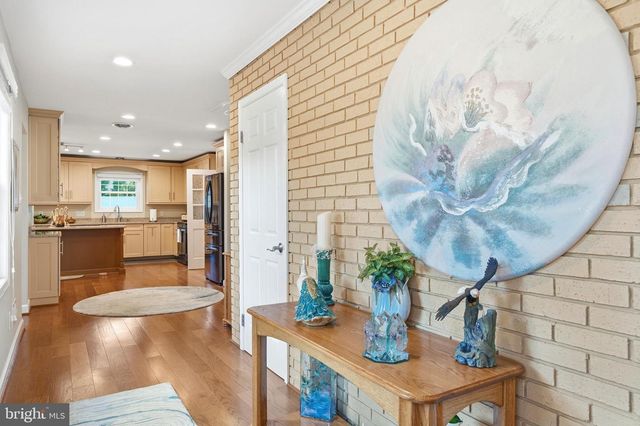 18 QUAILWOOD PKWY, La Plata, MD 20646