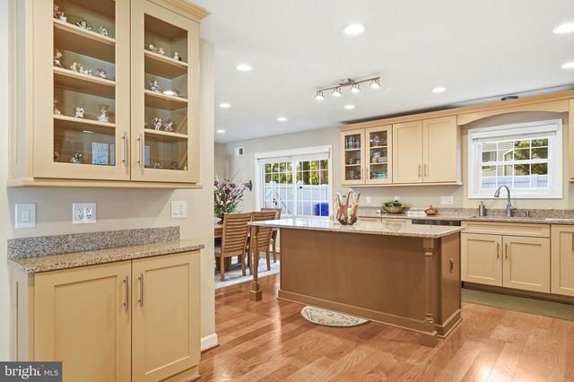 18 QUAILWOOD PKWY, La Plata, MD 20646