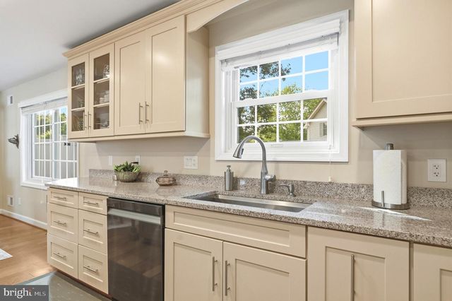 18 QUAILWOOD PKWY, La Plata, MD 20646
