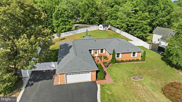 18 QUAILWOOD PKWY, La Plata, MD 20646