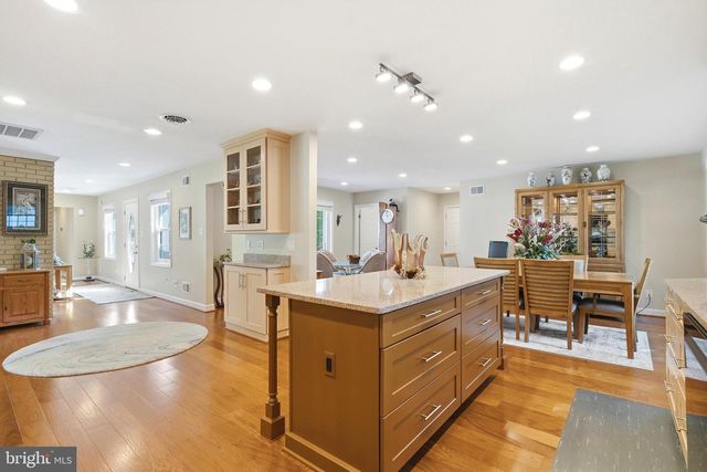 18 QUAILWOOD PKWY, La Plata, MD 20646