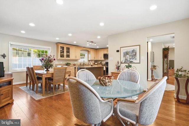 18 QUAILWOOD PKWY, La Plata, MD 20646
