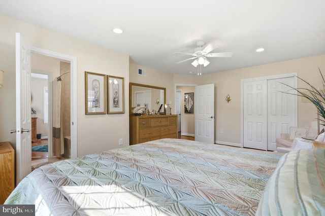 18 QUAILWOOD PKWY, La Plata, MD 20646