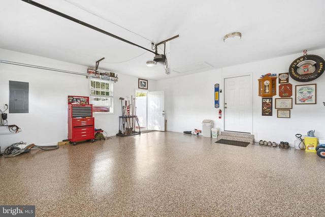 18 QUAILWOOD PKWY, La Plata, MD 20646