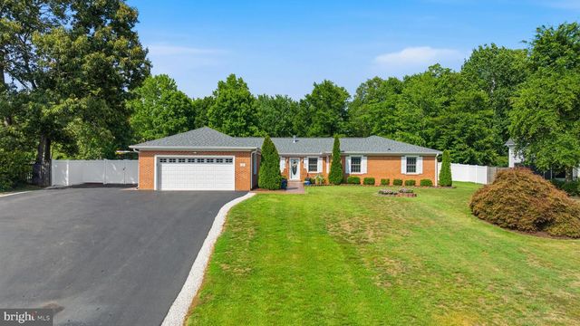 18 QUAILWOOD PKWY, La Plata, MD 20646