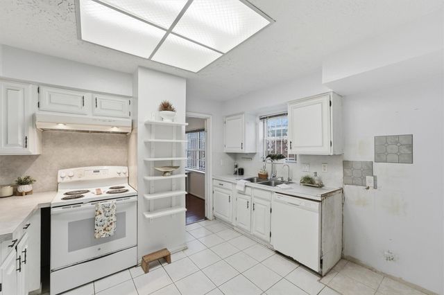 12126 Pine Knoll Dr Drive, Houston, TX 77099