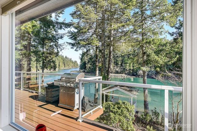 51 S Bayview Drive, Port Ludlow, WA 98365