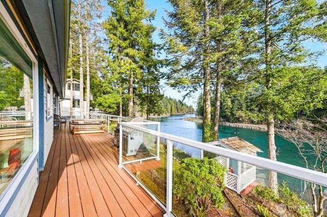 51 S Bayview Drive, Port Ludlow, WA 98365