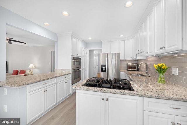 9451 LAPSTRAKE LN, Burke, VA 22015