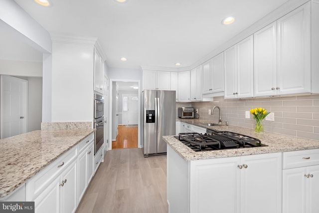 9451 LAPSTRAKE LN, Burke, VA 22015