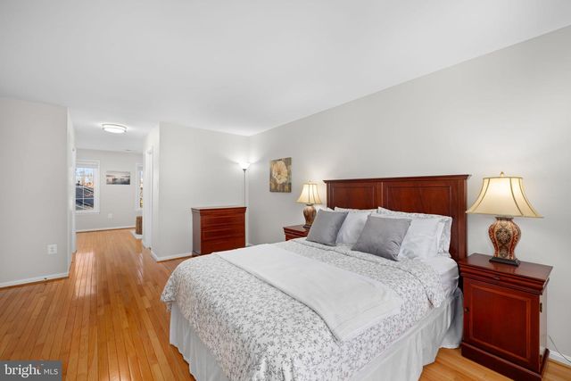 9451 LAPSTRAKE LN, Burke, VA 22015