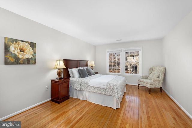 9451 LAPSTRAKE LN, Burke, VA 22015