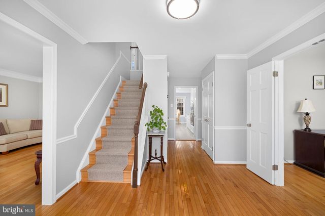 9451 LAPSTRAKE LN, Burke, VA 22015