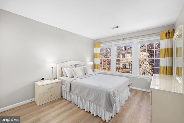 9451 LAPSTRAKE LN, Burke, VA 22015