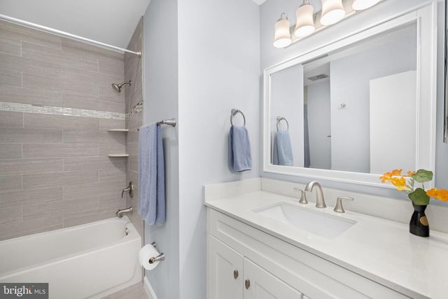 9451 LAPSTRAKE LN, Burke, VA 22015