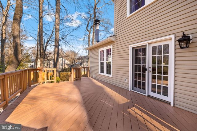 9451 LAPSTRAKE LN, Burke, VA 22015