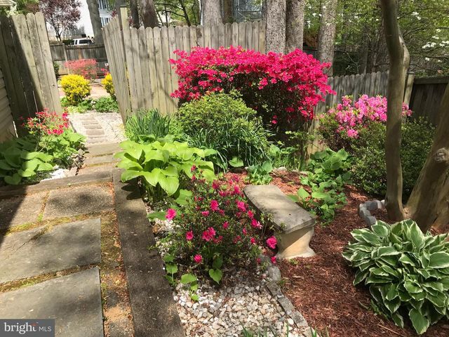 9451 LAPSTRAKE LN, Burke, VA 22015