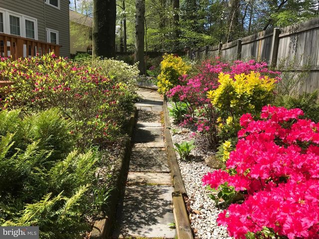 9451 LAPSTRAKE LN, Burke, VA 22015