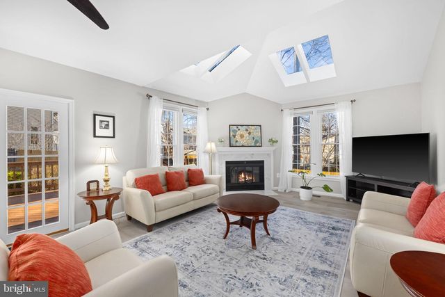 9451 LAPSTRAKE LN, Burke, VA 22015