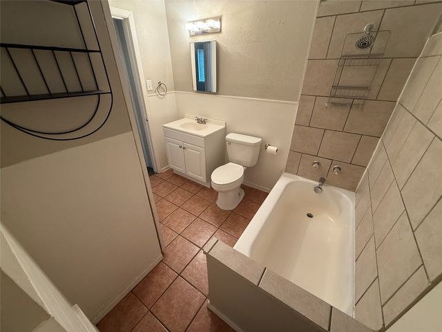 5301 Lovell Avenue 5303, Fort Worth, TX 76107