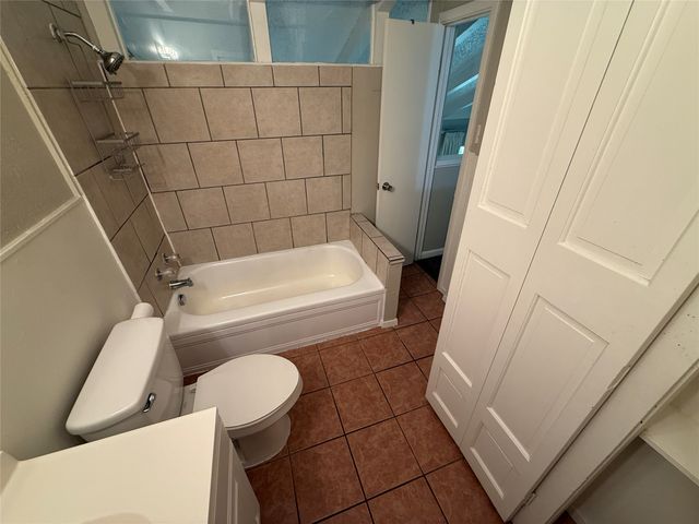 5301 Lovell Avenue 5303, Fort Worth, TX 76107