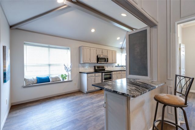 2024 Carillon Lane, Carrollton, TX 75007
