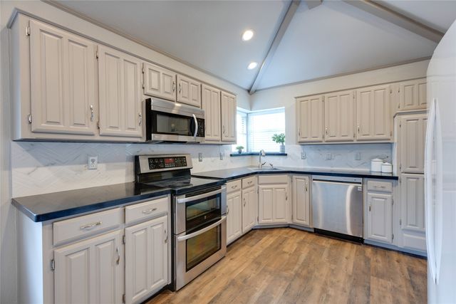 2024 Carillon Lane, Carrollton, TX 75007