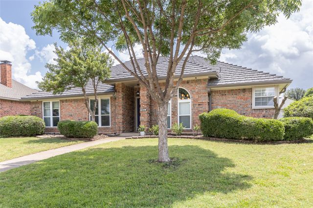 2024 Carillon Lane, Carrollton, TX 75007