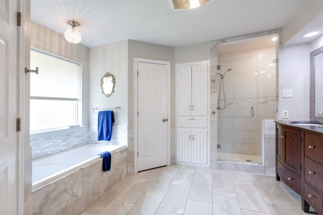 2024 Carillon Lane, Carrollton, TX 75007