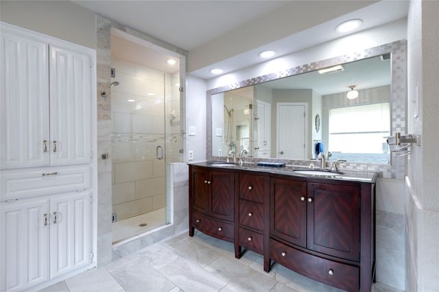 2024 Carillon Lane, Carrollton, TX 75007