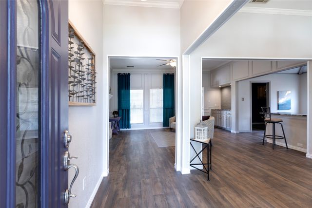 2024 Carillon Lane, Carrollton, TX 75007