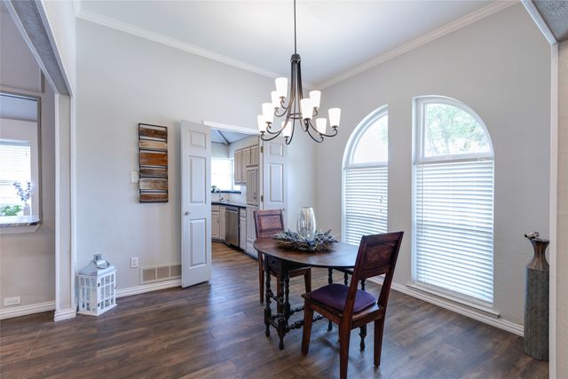2024 Carillon Lane, Carrollton, TX 75007