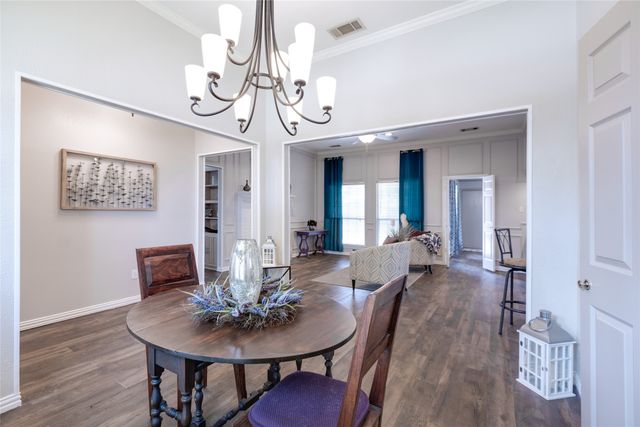 2024 Carillon Lane, Carrollton, TX 75007