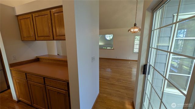 16827 41st Street E, Lake Tapps, WA 98391