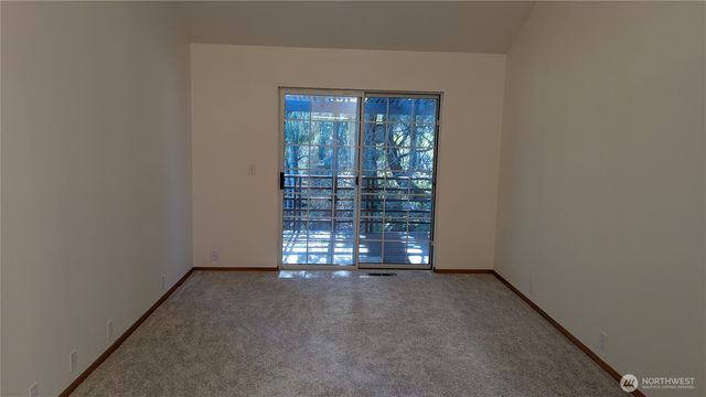 16827 41st Street E, Lake Tapps, WA 98391