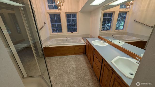 16827 41st Street E, Lake Tapps, WA 98391