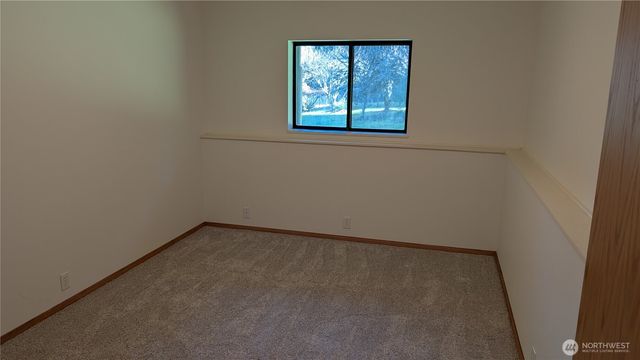 16827 41st Street E, Lake Tapps, WA 98391