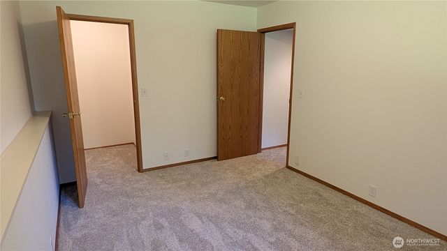 16827 41st Street E, Lake Tapps, WA 98391