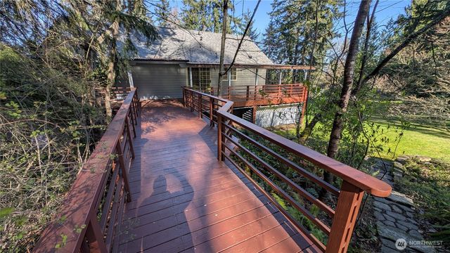 16827 41st Street E, Lake Tapps, WA 98391