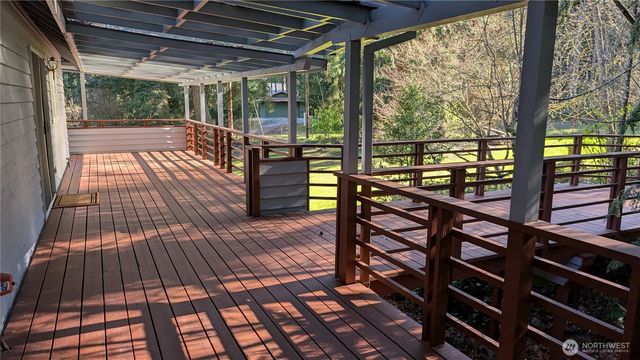 16827 41st Street E, Lake Tapps, WA 98391