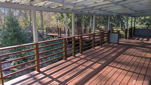 16827 41st Street E, Lake Tapps, WA 98391