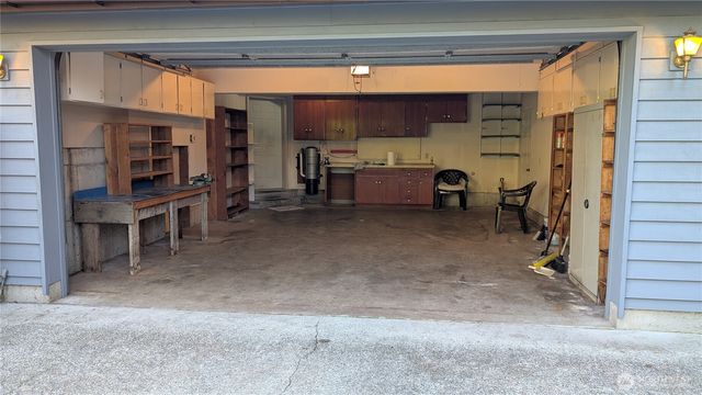 16827 41st Street E, Lake Tapps, WA 98391