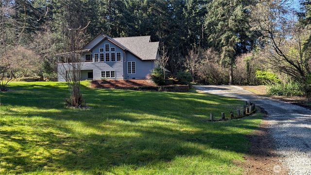 16827 41st Street E, Lake Tapps, WA 98391