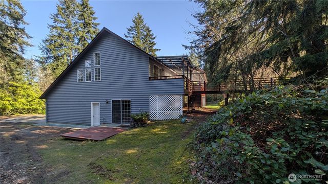 16827 41st Street E, Lake Tapps, WA 98391
